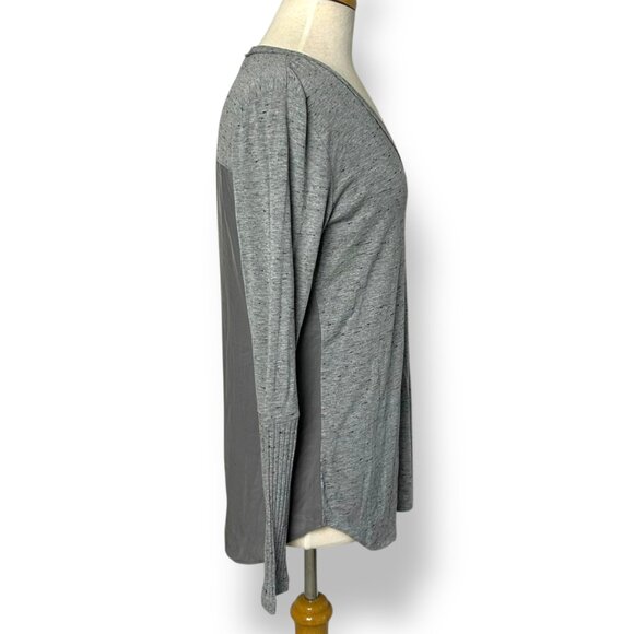 NWT Lola & Sophie Slub Jersey Tee Long Sleeve V-Neck Woven Back Gray Grey Sz XS - Picture 6 of 9